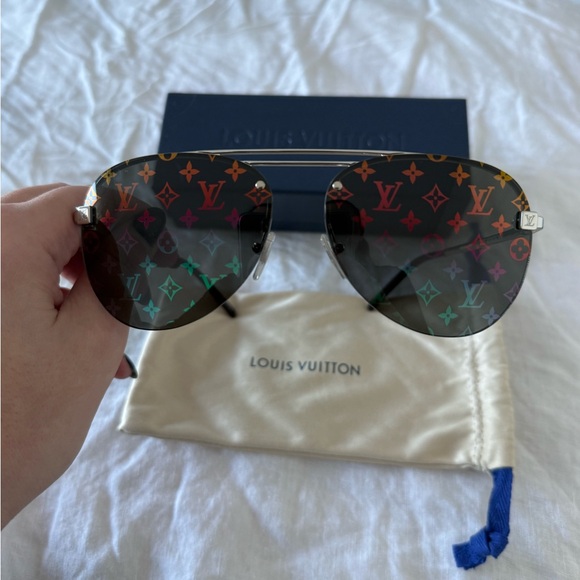LOUIS VUITTON Rainbow Silveryone Metal Clockwise Monogram Sunglasses - Z1595W - Picture 8 of 9